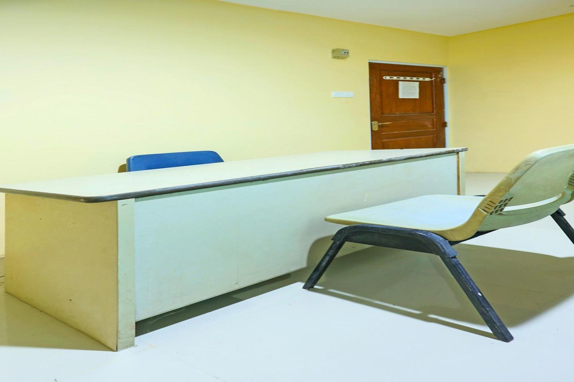 Spot On 91343 Kartika Guest House Syariahnearpantai Stres Jodoh  Exteriör bild